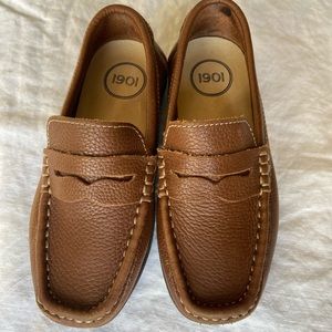 Nordstrom kids loafer. Worn twice. Only indoors. VGUC.